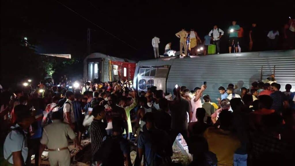 Buxar Train Accident: रेलवे ने रेल दुर्घटना पीड़ितों के लिए मुआवजे का ऐलान, जानिए मृतकों के परिजनों को कितने रूपए मिलेंगे