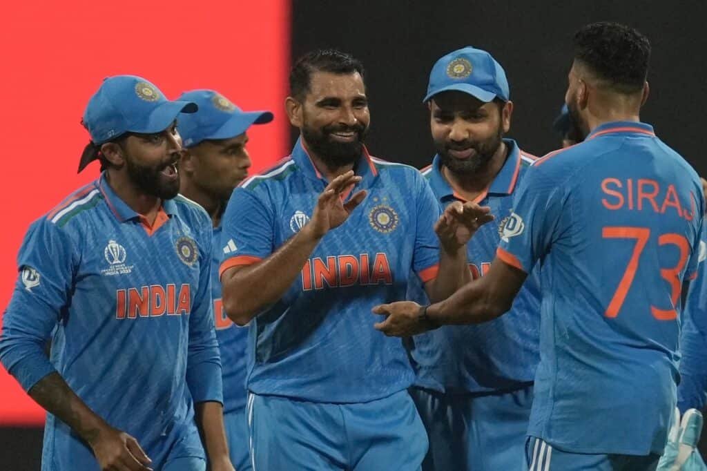 India vs Srilanka: शमी और सिराज के तूफ़ान में उड़े श्रीलंकाई टीम, भारत ने 302 रनों से जीता मैच, 5 बल्लेबाज शून्य पर हुए आउट