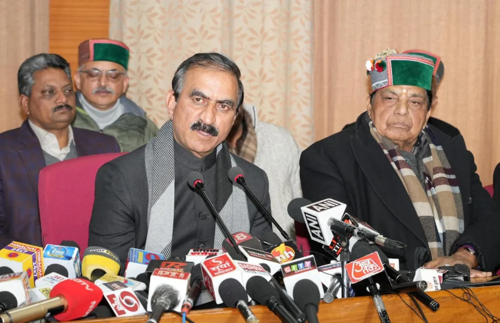 Himachal News: अब हिमाचल में भी महिलाओं को 1500 रूपए प्रतिमाह देगी सुक्खू सरकार, जानिए किसे मिलेगी इस योजना का लाभ