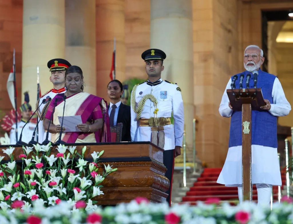 Modi Oath: नरेंद मोदी ने ली प्रधानमंत्री पद की ली शपथ, जानिए मोदी कैबिनेट की बड़ी बातें