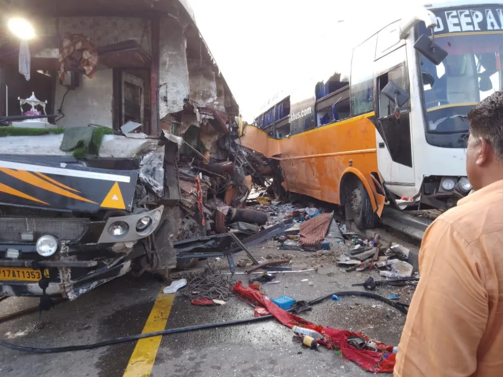 Bus Accident in UP: उन्नाव में भीषण सड़क हादसा, बिहार के 19 लोगों की मौत, 18 घायल