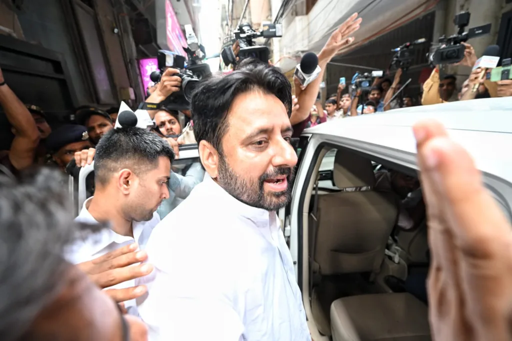 Amanatullah Khan Arrested: जिस मामले में अमानतुल्लाह हुए गिरफ्तार, क्या है पूरा मामला?