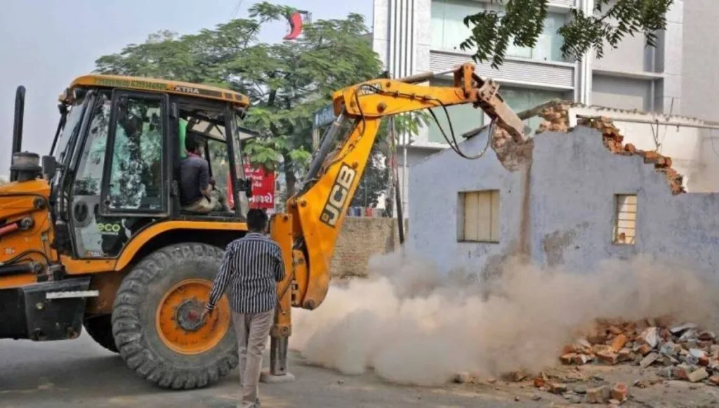 SC on Bulldozer Action: 'बेटे की गलती पर बाप का घर क्यों गिरे', बुलडोजर एक्शन पर सुप्रीम कोर्ट की सख्त टिप्पणी